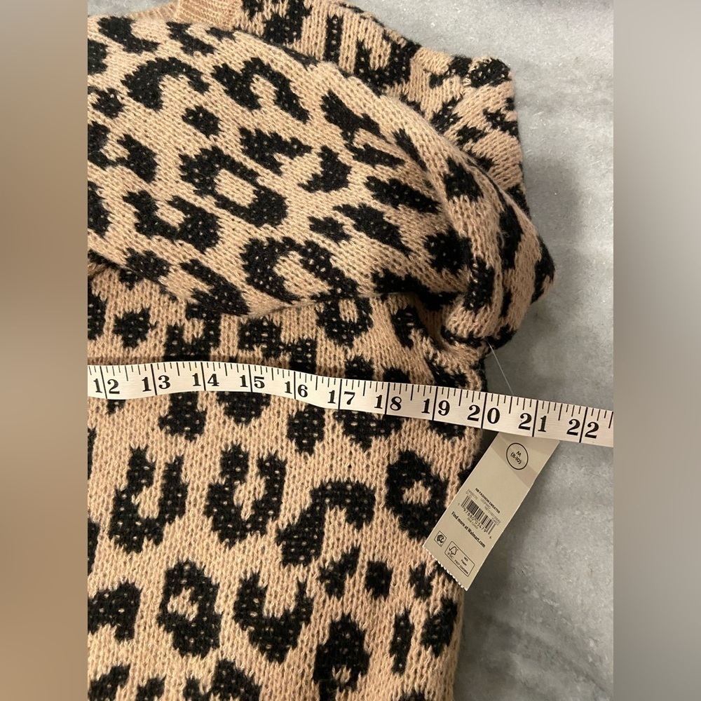 NWT No Boundaries Size M Leopard Print Long Sleeve Crew Neck Soft Comfy Sweater - Picture 10 of 11